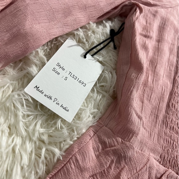 Brand: Japna.  cropped pink blouse. Small. New with tags - Picture 3 of 10